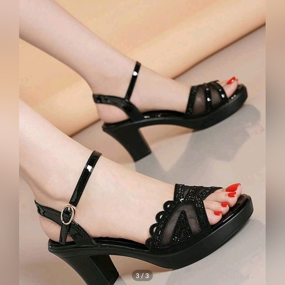 Women Mesh Panel Chunky Heeled Ankle Strap Sandals - Picture 3 of 3